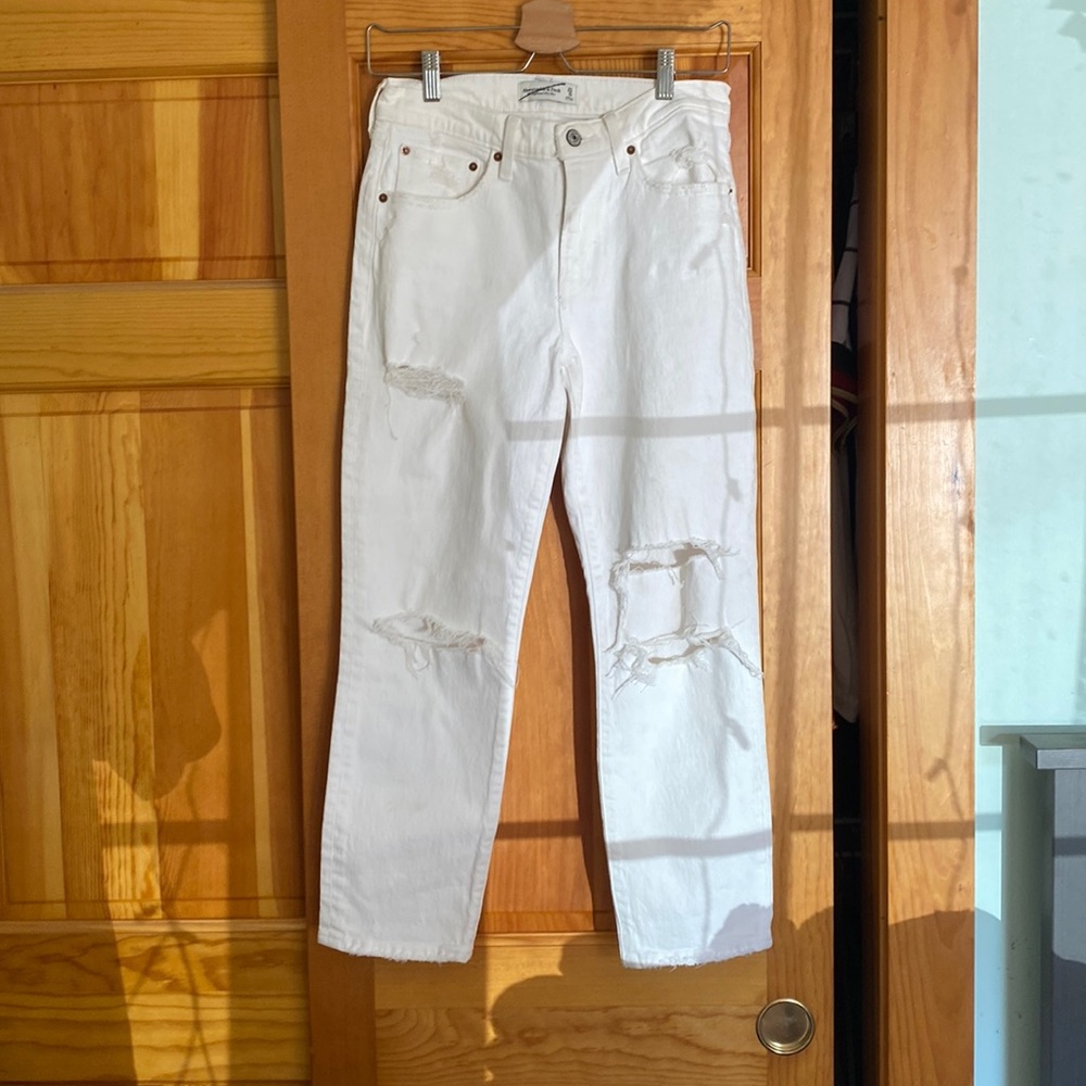 white abercrombie jeans